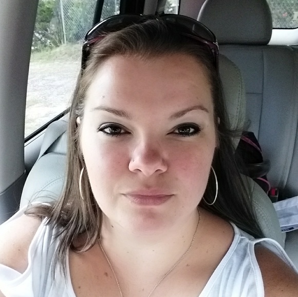 Meet your Posher, Jessica - Picture 1 of 1